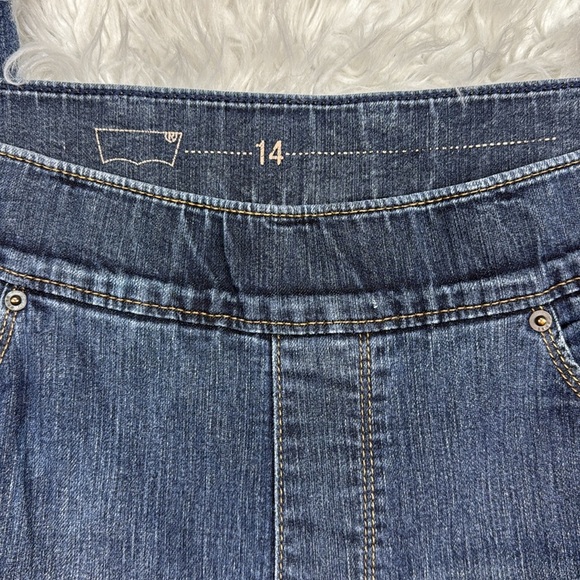 Levi’s Women’s Size 14 Stretch Waist Denim Blue Jeans  - Picture 4 of 7